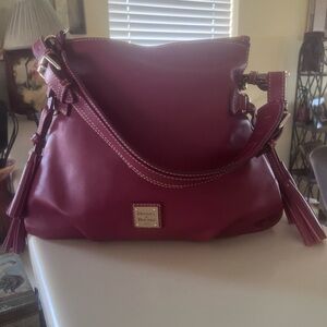 Dooney & Bourke Deep Red Leather Shoulder Bag - LIKE NEW🌹